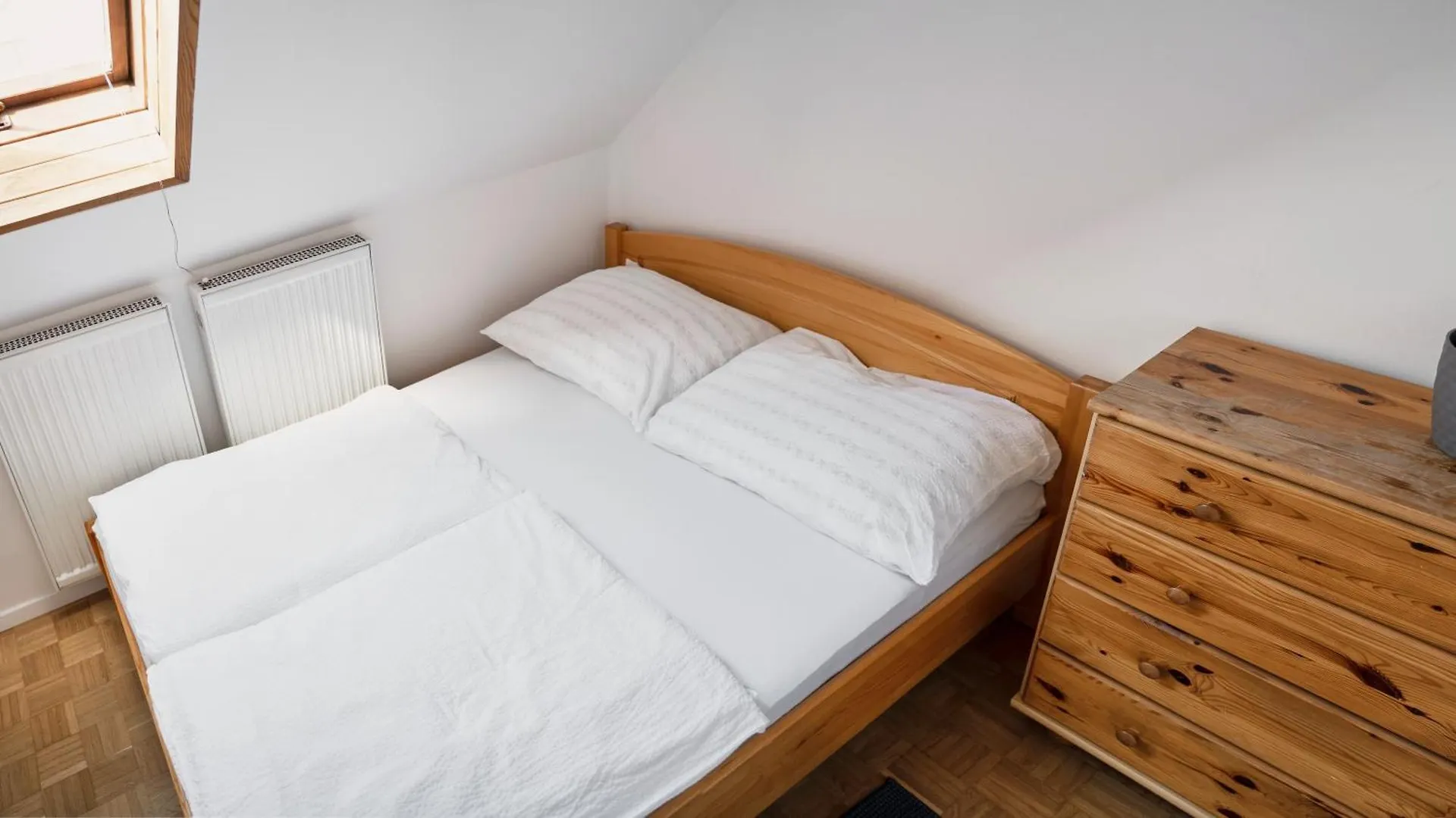 Ljubljana City Dragon Apartment Словения